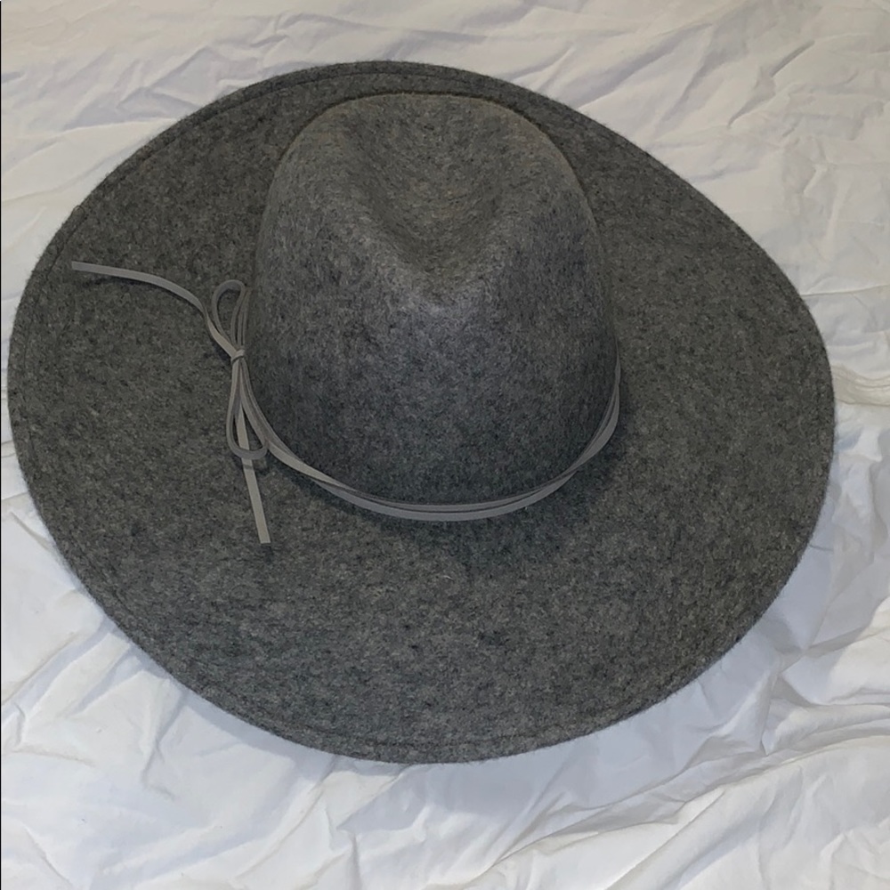 SOLD! Club Monaco wool gray hat